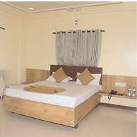Hotel Radhika