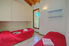 Eden House - Terrace & View Lake