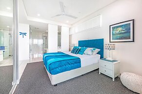 Zen Sapphire Shore Balcony - Pool - Work Desk