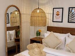 Kickin' Surf Lodge