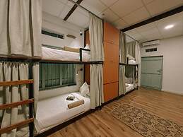 Kickin' Surf Lodge
