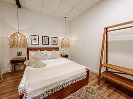 Kickin' Surf Lodge
