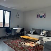 Aparan Guest House