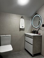 Aparan Guest House