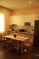 Aparan Guest House