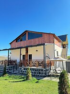 Aparan Guest House
