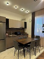 Aparan Guest House