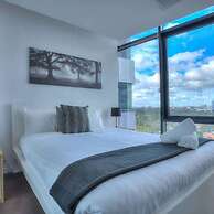 Amazing City Views on 18th Floor With car Park