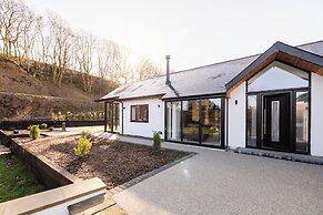 Troed-Y-Rhiw Farm