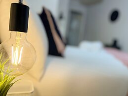 Ocho Homes Lux By Eight Continents, Belfast