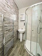 Ocho Homes Lux By Eight Continents, Belfast