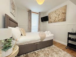 Ocho Homes Lux By Eight Continents, Belfast
