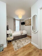 Ocho Homes Lux By Eight Continents, Belfast