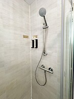 Ocho Homes Lux By Eight Continents, Belfast