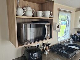 3 Bed Lodge - Sleeps 6 - Parking - Pets - Wifi