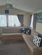 3 Bed Lodge - Sleeps 6 - Parking - Pets - Wifi