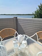 3 Bed Lodge - Sleeps 6 - Parking - Pets - Wifi