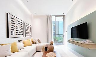 Exclusive 1BR Modern Comfort & Prime Location