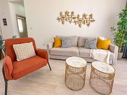 Beautiful 1 Bedroom in Great Location