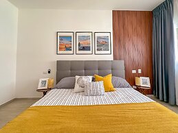 Beautiful 1 Bedroom in Great Location