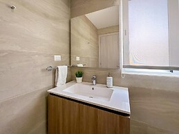 Beautiful 1 Bedroom in Great Location