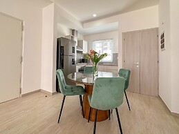 Beautiful 1 Bedroom in Great Location