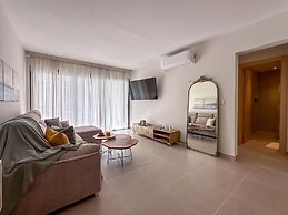 Cozy and Beautiful Apartment at the Beach
