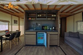 T-Rex Glamping, Dubai Parks and Resorts