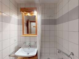 Inviting Apartment Near Village Center
