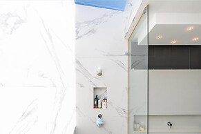 Ocean Views 5 Bedroom Apartments