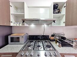 w Modern 2BR In La Cresta