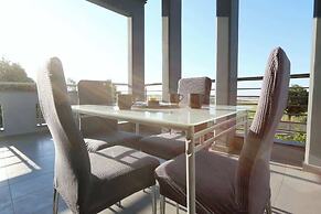 Villa Erytha - Serene Retreat With Views Garden