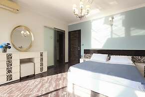 Villa Erytha - Serene Retreat With Views Garden