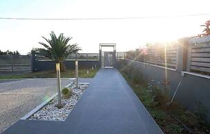 Villa Erytha - Serene Retreat With Views Garden