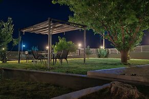 Villa Erytha - Serene Retreat With Views Garden
