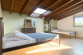 Villa Erytha - Serene Retreat With Views Garden