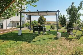 Villa Erytha - Serene Retreat With Views Garden
