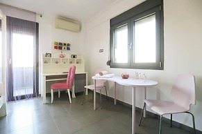 Villa Erytha - Serene Retreat With Views Garden