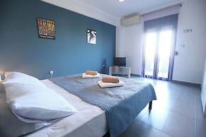 Villa Erytha - Serene Retreat With Views Garden