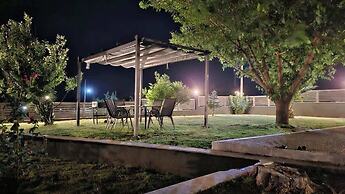 Villa Erytha - Serene Retreat With Views Garden