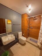 Radiance Manila bay 2 br & 3 bath