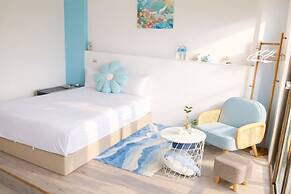 Blue Sea and Sunny B&B