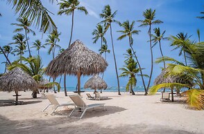 TROPICAL RETREAT at PLAYA LOS CORALES