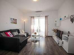 Apartments Mirjana IKA