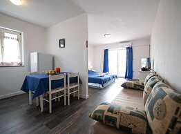 Apartments Mirjana IKA