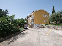 Apartments Mirjana IKA