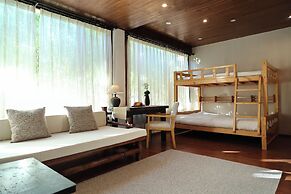 Yulong Sadhu Inn