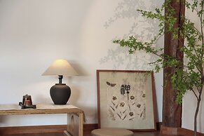 Yulong Sadhu Inn