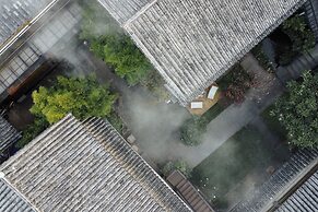Yulong Sadhu Inn