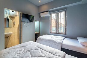 Hotel Dakozi Living